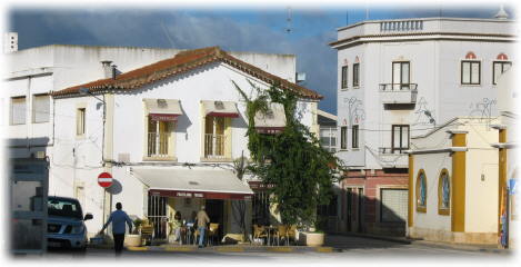 Hauptplatz an der Igreja Matriz