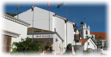 Hauptplatz an der Igreja Matriz