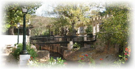 Altstadt hinter der Kirche - Strassenszene