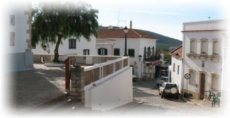 Altstadt hinter der Kirche - Strassenszene