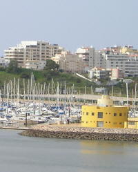 Blick auf den Jachthafen von Praia da Rocha