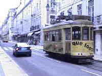 .. keine Bummelbahn, sondern moderne Züge bringen Sie auch nach Lissabon