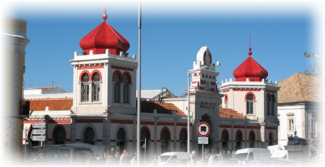 im Vorhof ds Museums