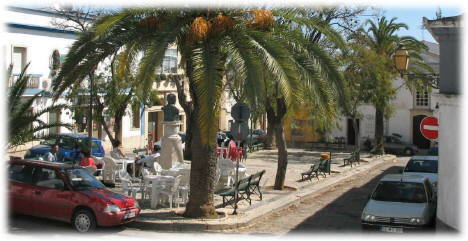 Hauptplatz an der Igreja Matriz
