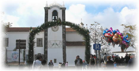 Altstadt hinter der Kirche - Strassenszene
